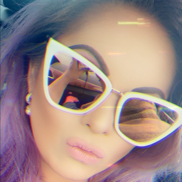 Poshmark Ambassador, Xylina🎀🌸🛍 - Picture 4 of 7